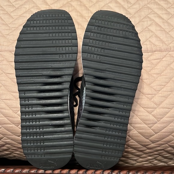 Puma shoes - Picture 6 of 8